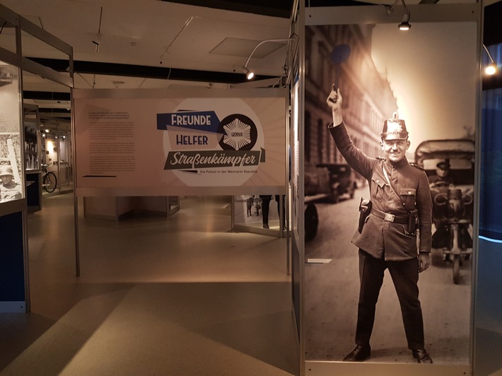 POL-LG: Eröffnung der Wanderausstellung "Freunde - Helfer - Straßenkämpfer. Die Polizei in der Weimarer Republik"