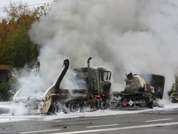 POL-PPTR: Verkehrsunfall unter Beteiligung eines Tanklastzuges