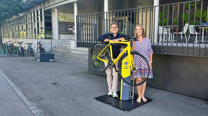 La 100ª stazione di riparazione TCS bike repAIR è operativa
