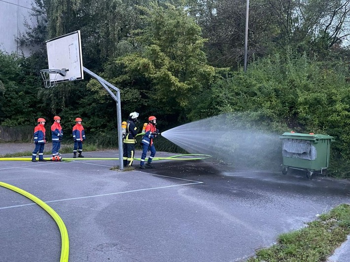 FW Menden: Berufsfeuerwehrwochenende der Jugendfeuerwehr