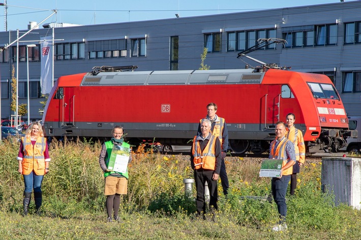 Lokomotive für Biodiversität im Land: Deutsche Bahn erhält Auszeichnung für Engagement zugunsten Biologischer Vielfalt