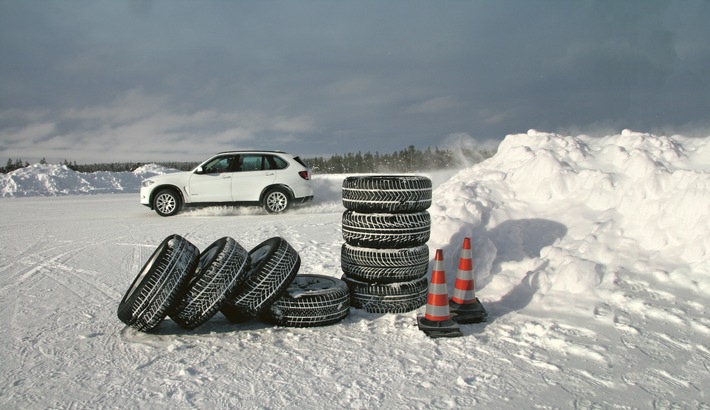AUTO BILD, AUTO BILD ALLRAD und AUTO BILD SPORTSCARS / Winterreifen-Test: Hände weg von Billig-Reifen