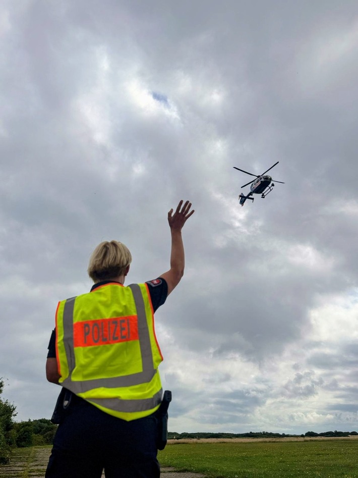 POL-WHV: Polizeihubschrauber landet spontan auf Wangerooge - unvergessliches Ferienpass-Erlebnis für 20 Kinder