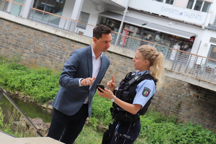 POL-SI: &quot;Polizei-App&quot; spart Zeit und Ressourcen - Nützlicher digitaler Helfer für den Polizeidienst -#polsiwi