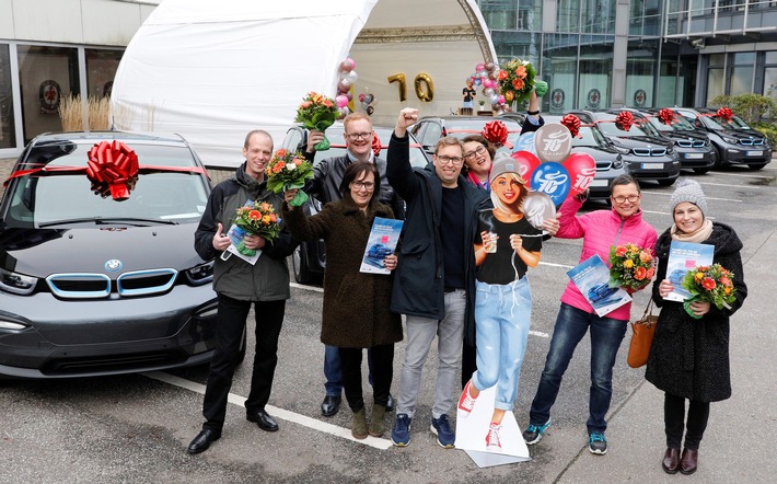 Tchibo Jubiläumsverlosung: Fünf Millionen glückliche Gewinner - Hauptgewinne in Hamburg übergeben