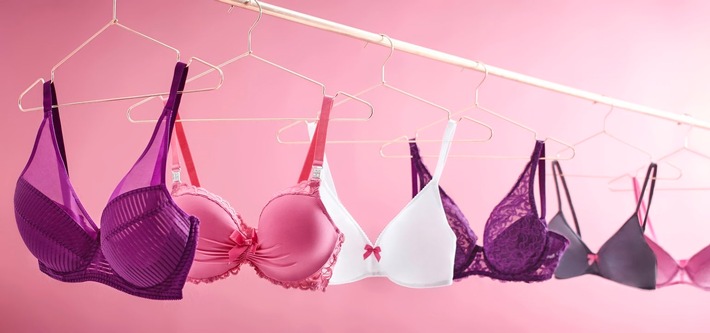 Mehr als nur ein BH! / Modemarke bonprix führt Initiative mit Brustkrebs Deutschland e.V. fort und launcht zum Brustkrebsmonat Oktober vierte Pink Collection
