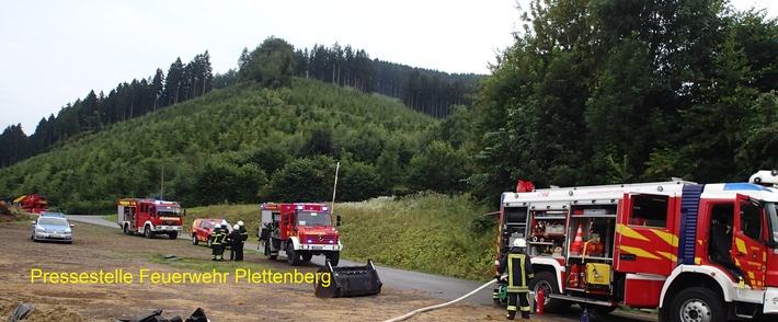 FW-PL: Brand auf landwirtschaftlichen Betrieb richtet Schaden in hohem sechsstelligen Bereich im Plettenberger Ortsteil-Pasel an.