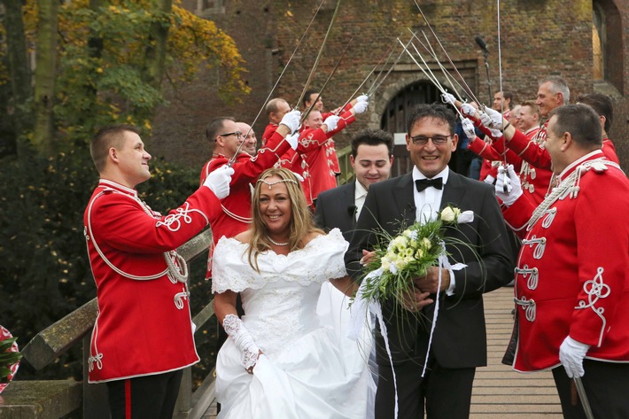 Und nochmal "Ja"! Hochzeit reloaded in SAT.1: "Ganz in Weiß" mit Isabel Varell, ab 21. Februar 2016, immer sonntags um 17:55 Uhr in SAT.1