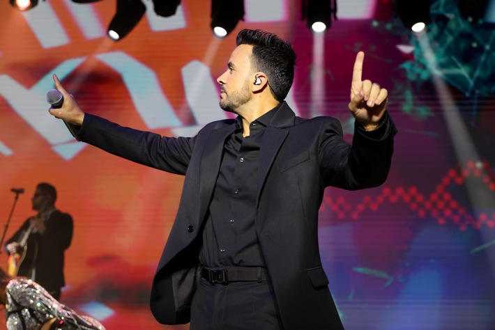 Der "Despacito"-Star Luis Fonsi tauft die Norwegian Viva, das neueste Schiff der Norwegian Cruise Line