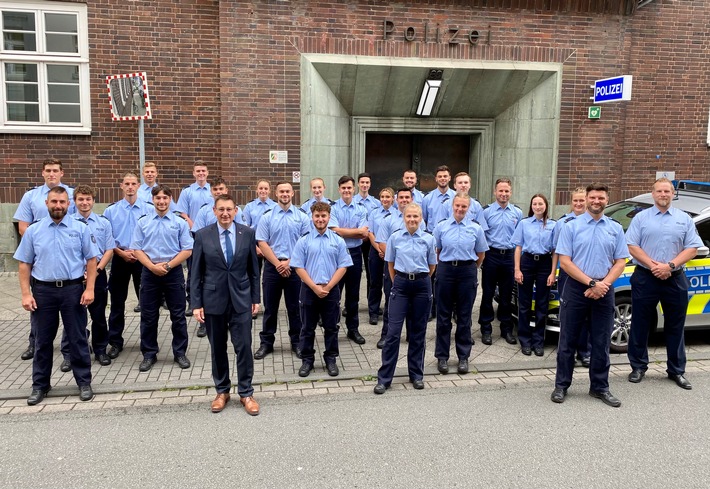 POL-HAM: Polizeianwärterinnen und Polizeianwärter starten ihr Praktikum bei der Polizei Hamm