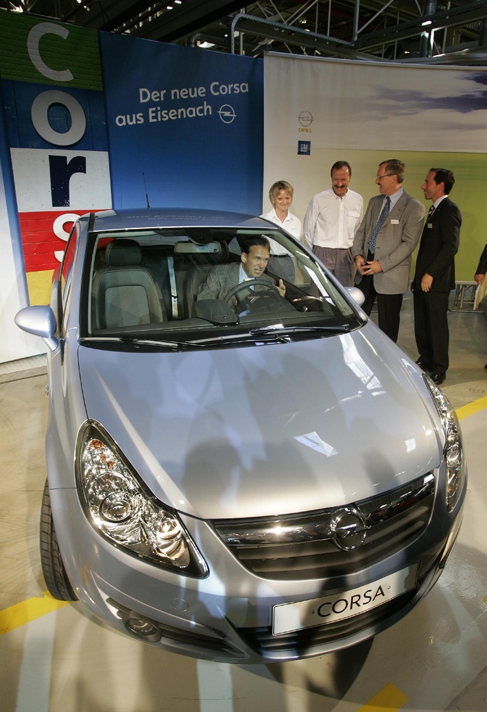 Im Opel-Werk Eisenach läuft die Corsa-Fertigung auf vollen Touren / Ministerpräsident beim offiziellen Produktionsstart
