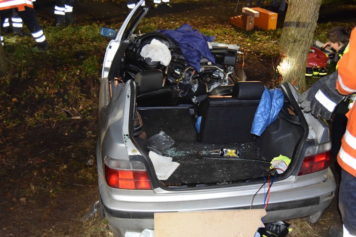 POL-NI: Stolzenau-Schwerer Verkehrsunfall in Warmsen