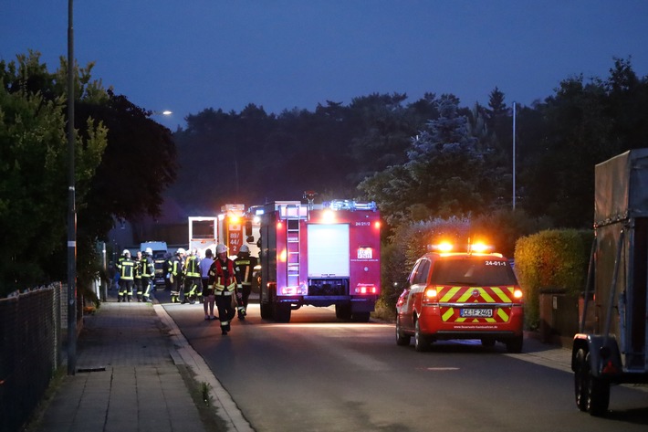 FW Hambühren: Gasaustritt in Wohnhaus fordert Feuerwehren in frühen Morgenstunden / Bewohner handeln vorbildlich