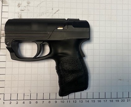 BPOL NRW: Diebstahl mit Waffe - Bundespolizei stellt Tatverdächtigen