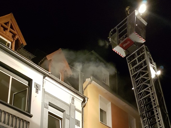 FW-DO: 02.7.2019 - Feuer in der Nordstadt
Dachgeschosswohnung durch Brand unbewohnbar