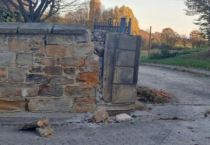 POL-HI: Verkehrsunfallflucht - Zeugenaufruf -