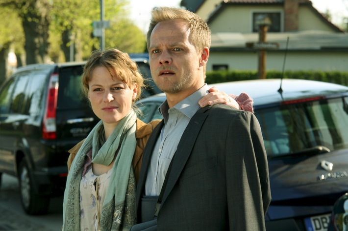 ZDF-Fernsehfilm der Woche: &quot;Tod an der Ostsee&quot; / Krimidrama mit Maria Simon und Matthias Koeberlin (FOTO)