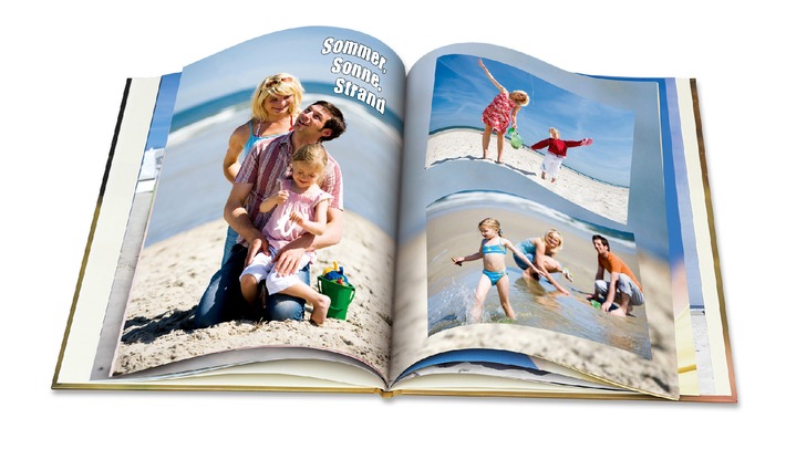 Der Lifestyle-Trend 2009: Fotobücher mit eigenen Bildern / Das CEWE FOTOBUCH zieht Millionen Deutsche in seinen Bann