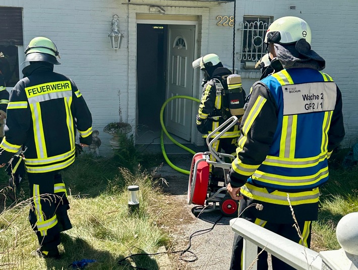 FW-BO: Kellerbrand in Bochum Stiepel