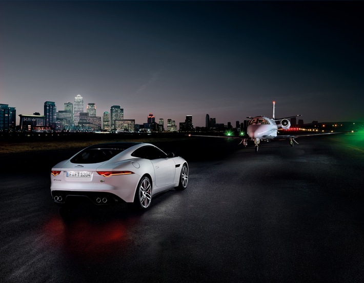 Jaguar Werbekampagne zum neuen F-TYPE Coupé (FOTO)