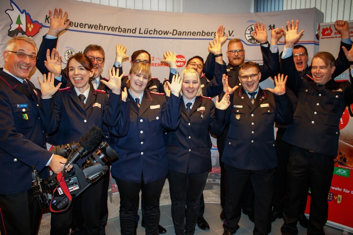 FW Lüchow-Dannenberg: Kreisfeuerwehrverband Lüchow-Dannenberg mit dem Ehrenamtspreis des Landes Niedersachsen ausgezeichnet - Staatskanzlei verleiht den begehrten Preis für Bürgerengagement "unbezahlbar und freiwillig".