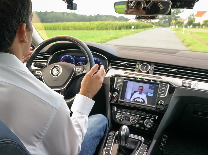 Kurz vor Start der IAA: Ericsson und Valeo fahren Auto via Mobilfunk-Fernsteuerung