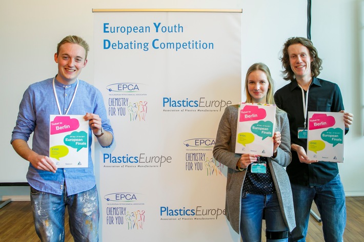 EYDC-Endausscheid Neuss: Jugendliche debattierten engagiert über Zukunft, Petrochemie und Kunststoff