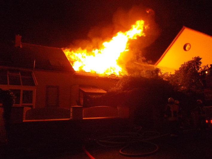 POL-PDNW: Brand eines Dachstuhls in Neustadt/Weinstraße