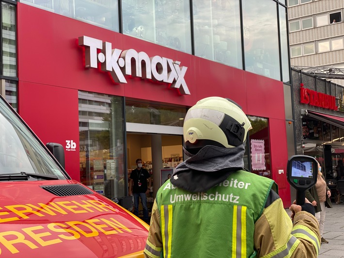 FW Dresden: Informationen zum Einsatzgeschehen der Feuerwehr Dresden vom 27. September 2021