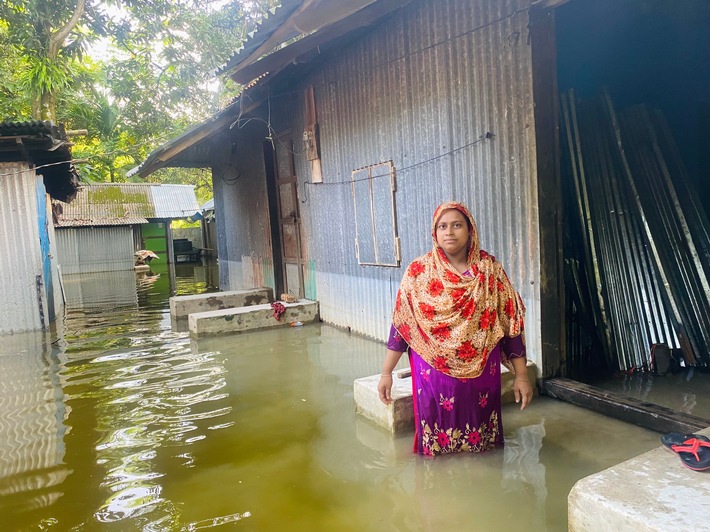 Die Menschen in Bangladesch suchen Schutz vor den Fluten (c)  AWO International_Gana Unnayan Ken.jpg