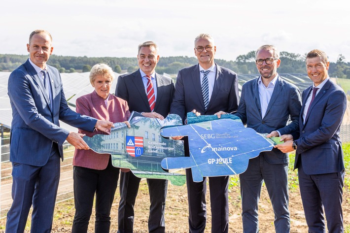 Eines der größten deutschen PV-Parks liefert Strom / Solarpark "Boitzenburger Land" geht offiziell in Betrieb