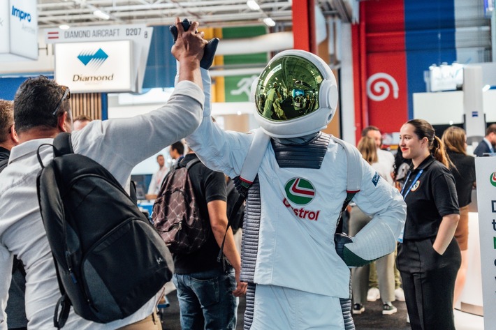 **Pressemeldung** Castrol präsentiert Innovationen für die Luftfahrtindustrie auf der Paris Air Show 2025