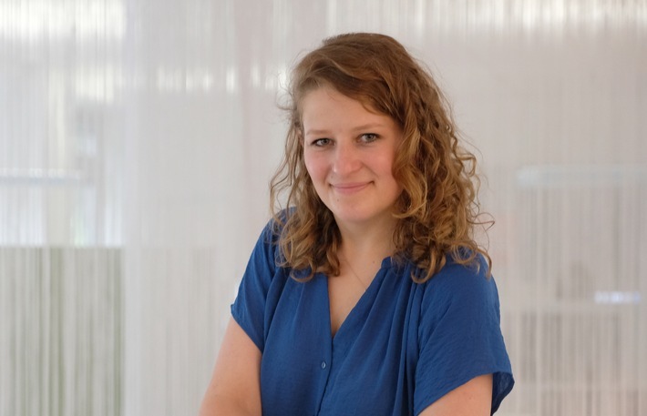 Regina Biliz (29) ist Grafikdesignerin bei news aktuell GmbH. Die studierte Kommunikationsdesignerin und Art-Direktorin kommt von MontuaPartner Communications.  Weiterer Text über ots und www.presseportal.de/nr/6344 / Die Verwendung dieses Bildes ist für redaktionelle Zwecke honorarfrei. Veröffentlichung bitte unter Quellenangabe: "obs/news aktuell GmbH/Marcus Brandt"