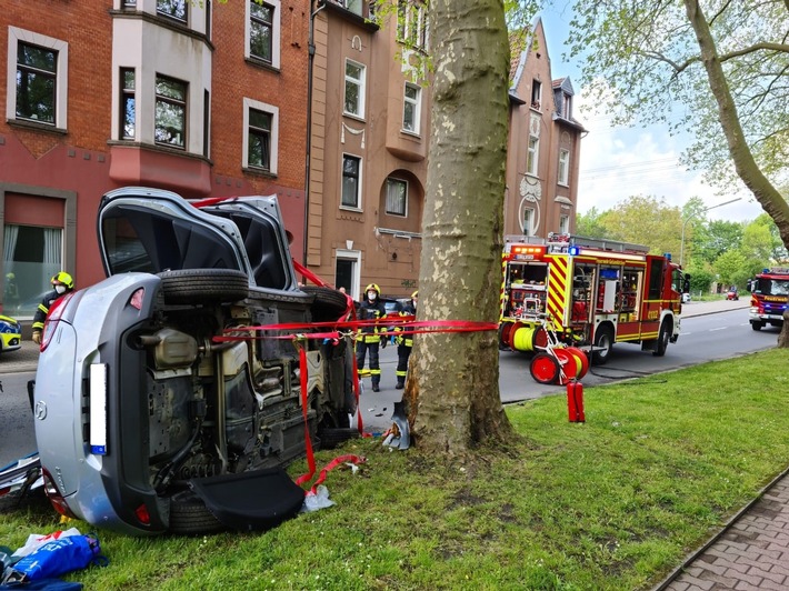 FW-GE: Eine verletzte Person nach Pkw-Kollision in Gelsenkirchen-Altstadt