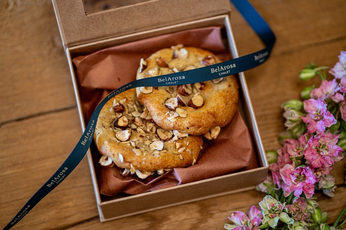 Patisserie trifft Chalet-Moment: Star-Patissier Christian Hümbs kreiert einen exklusiven Cookie fürs BelArosa Chalet