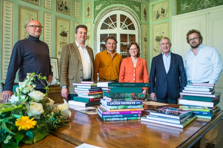 Leidenschaftlicher Bücherfrühling - Expertenjury verleiht Deutschen Gartenbuchpreis 2014