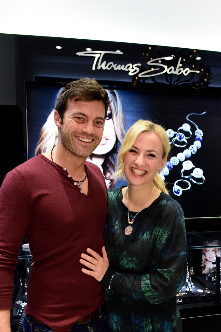 THOMAS SABO feiert mit RTL-Stars glanzvolle Eröffnung des Shops in der Kölner Ehrenstraße (FOTO)