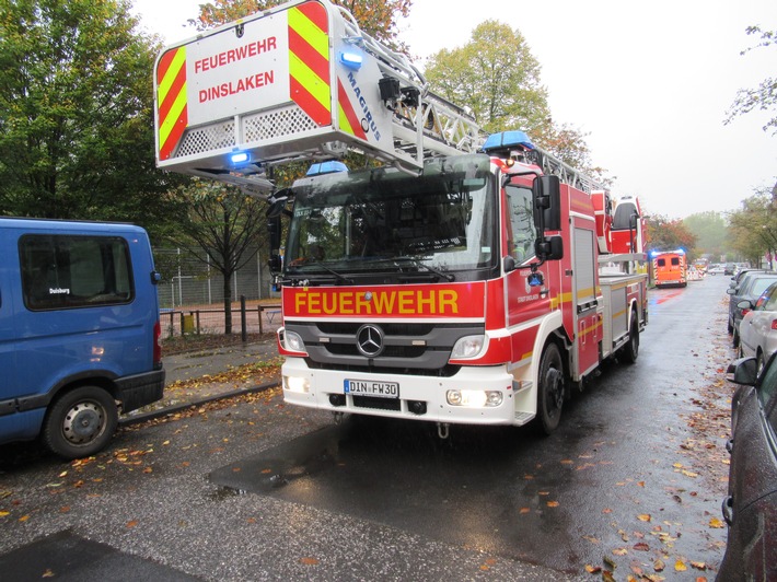 FW Dinslaken: Aufmerksame Nachbarn alarmierten die Feuerwehr