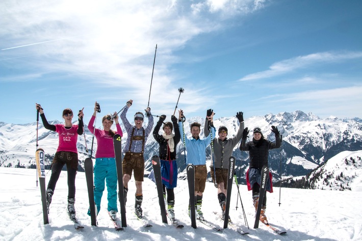 Weiße Pracht in Tracht  das war das Lederhosen Wedelfinale 2015 in der Zillertal Arena - BILD