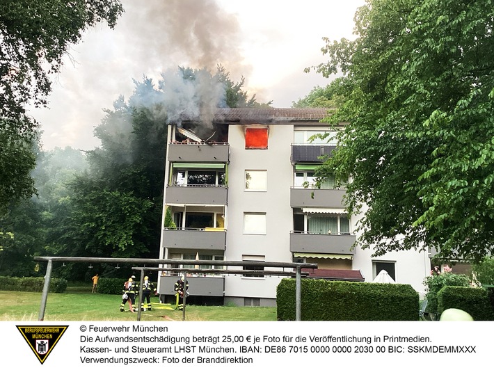 FW-M: Feuerwehr verhindert Dachstuhlbrand (Fürstenried-West)
