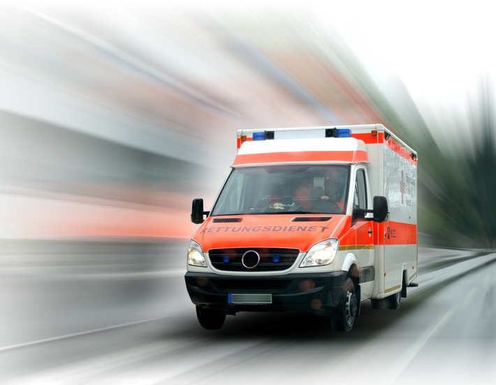 Mit dem Rettungswagen ins Krankenhaus: keiner wollte Verantwortung übernehmen