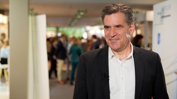 Professor Dr. Stefan Blankenberg, Präsident der DGK / Weiterer Text über ots und www.presseportal.de/nr/159492 / Die Verwendung dieses Bildes für redaktionelle Zwecke ist unter Beachtung aller mitgeteilten Nutzungsbedingungen zulässig und dann auch honorarfrei. Veröffentlichung ausschließlich mit Bildrechte-Hinweis.