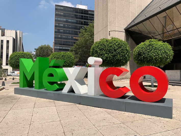 Mexikanische Pflegekräfte mindern Pflegenotstand in Deutschland /  Delegation aus ZAV, Carl Duisberg Centren und zwei saarländischen Kliniken rekrutiert 38 Pflegekräfte in Mexiko