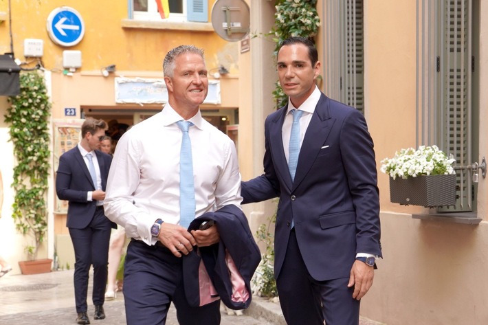 Erstes Hochzeitsfoto aus Saint Tropez: / "Ralf & Étienne: Wir sagen Ja" exklusiv ab 6. Juni auf Sky und WOW