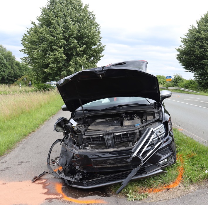 POL-HF: Unfall im Einmündungsbereich - 20-jährige Engeranerin schwer verletzt