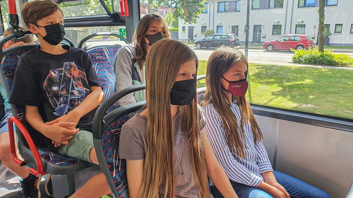 POL-AC: Kinder &quot;lernen&quot; Busfahren: ASEAG und Polizei veranstalten Bustour