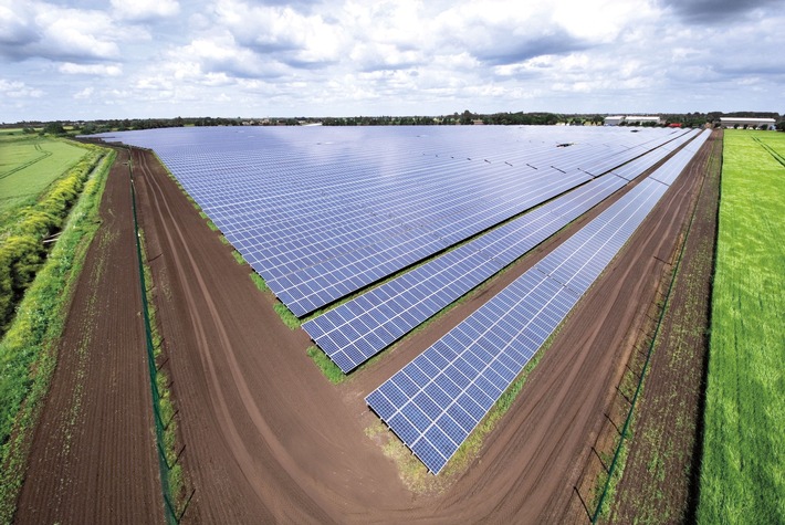 Pressemitteilung: Enviria und Q ENERGY entwickeln 500 MW PV Pipeline in Deutschland