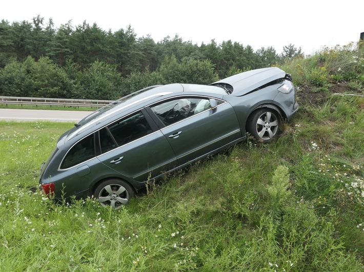 POL-DEL: Autobahnpolizei Ahlhorn: Während der Fahrt eingeschlafen und in Großenkneten von der Autobahn 1 abgekommen