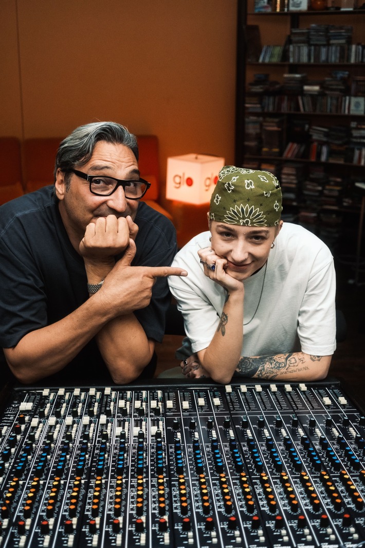Zwischen Tanzfläche und emotionaler Tiefe: MousseT. und Becks veröffentlichen zwei neue Remixes von "Klippe aus Gefühlen" - Ab heute überall verfügbar