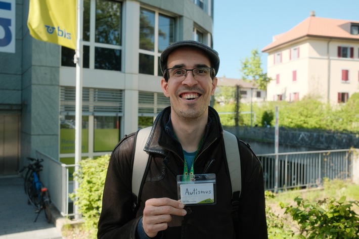 Communiqué de presse: BLS crée plus de visibilité pour les personnes souffrant de handicaps invisibles